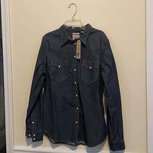 New Women’s Levi Denim shirt